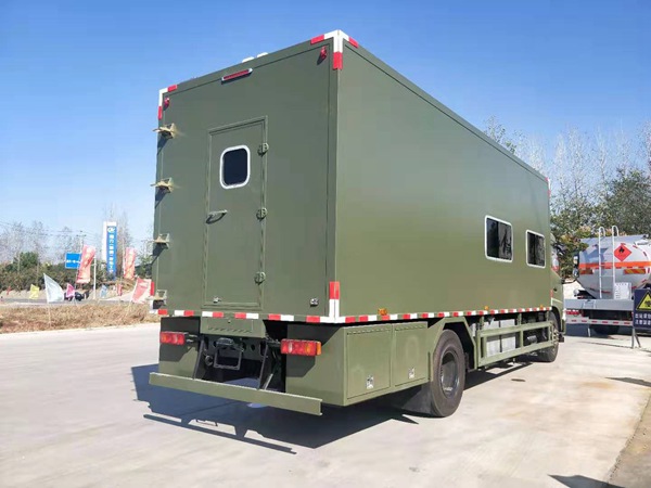 東風(fēng)天錦野戰(zhàn)宿營車(8-12人)