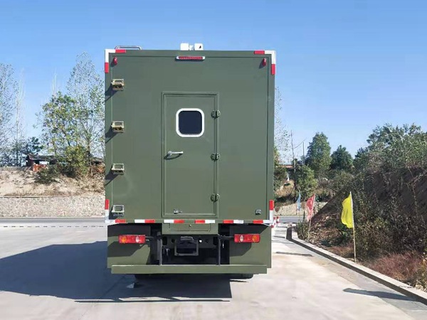 東風(fēng)天錦野戰(zhàn)宿營車(8-12人)