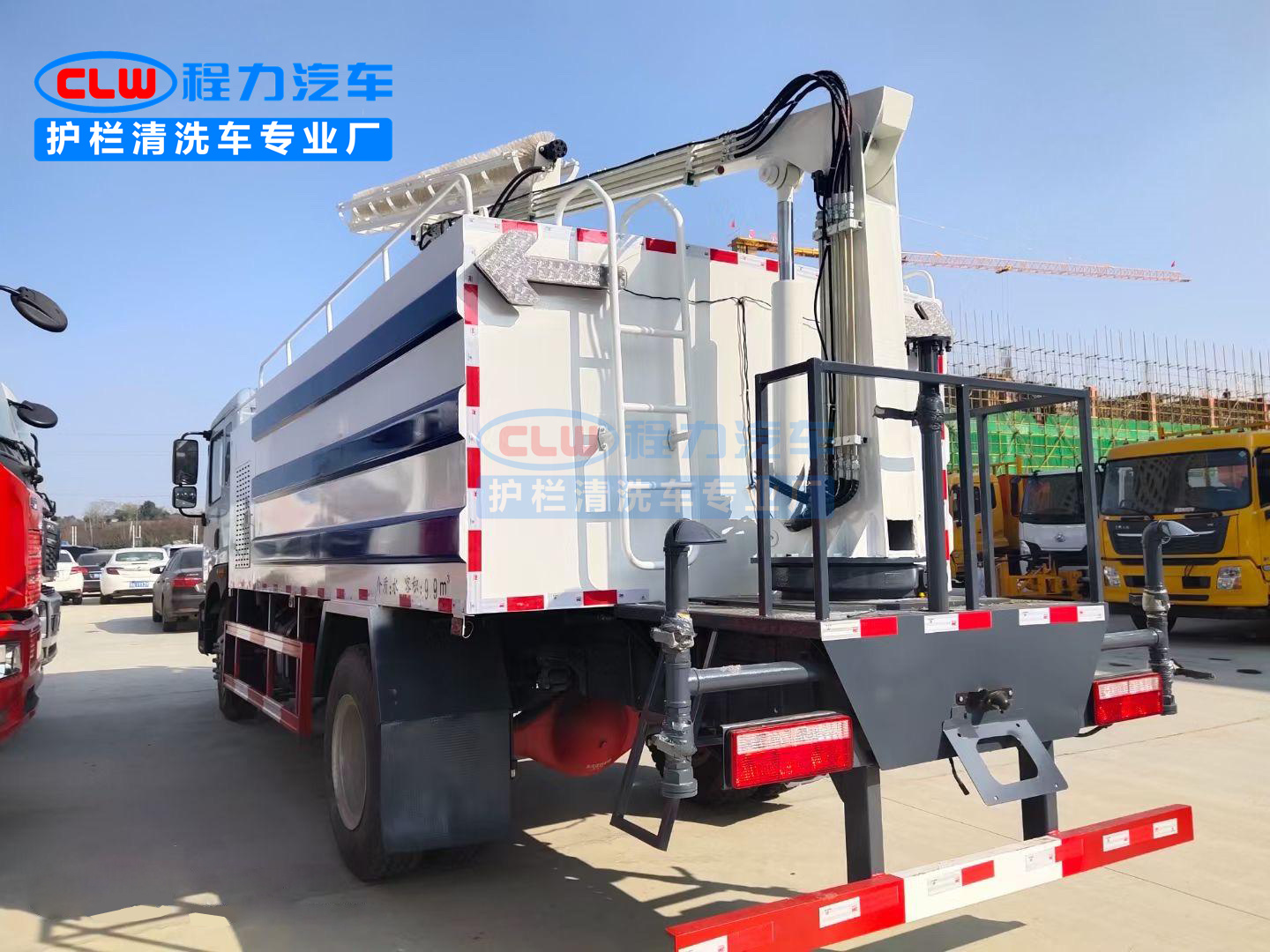 東風(fēng)D9光伏板清洗車